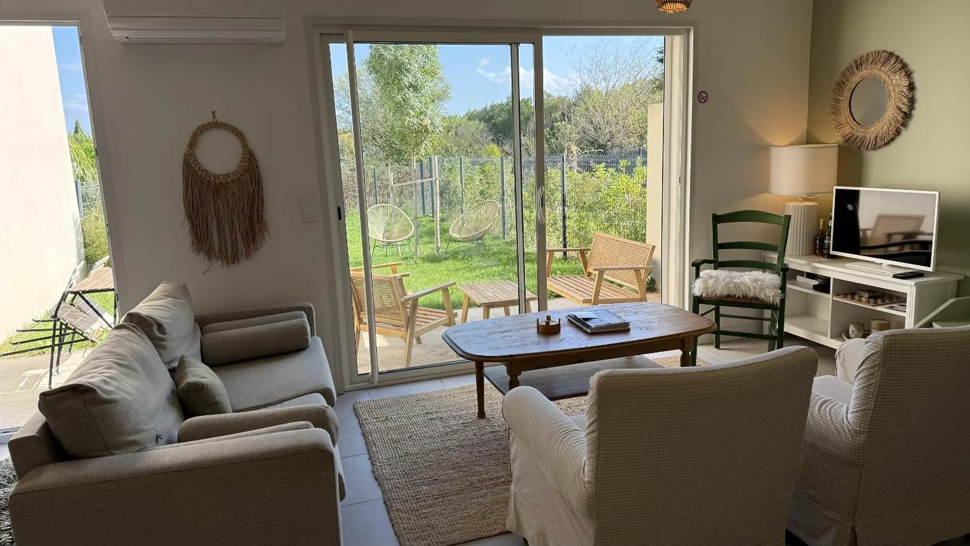 Le Clos Du Moulin 3, Home With Garden, 3 Bedroom (Adults Only) Entraigues-sur-la-Sorgue