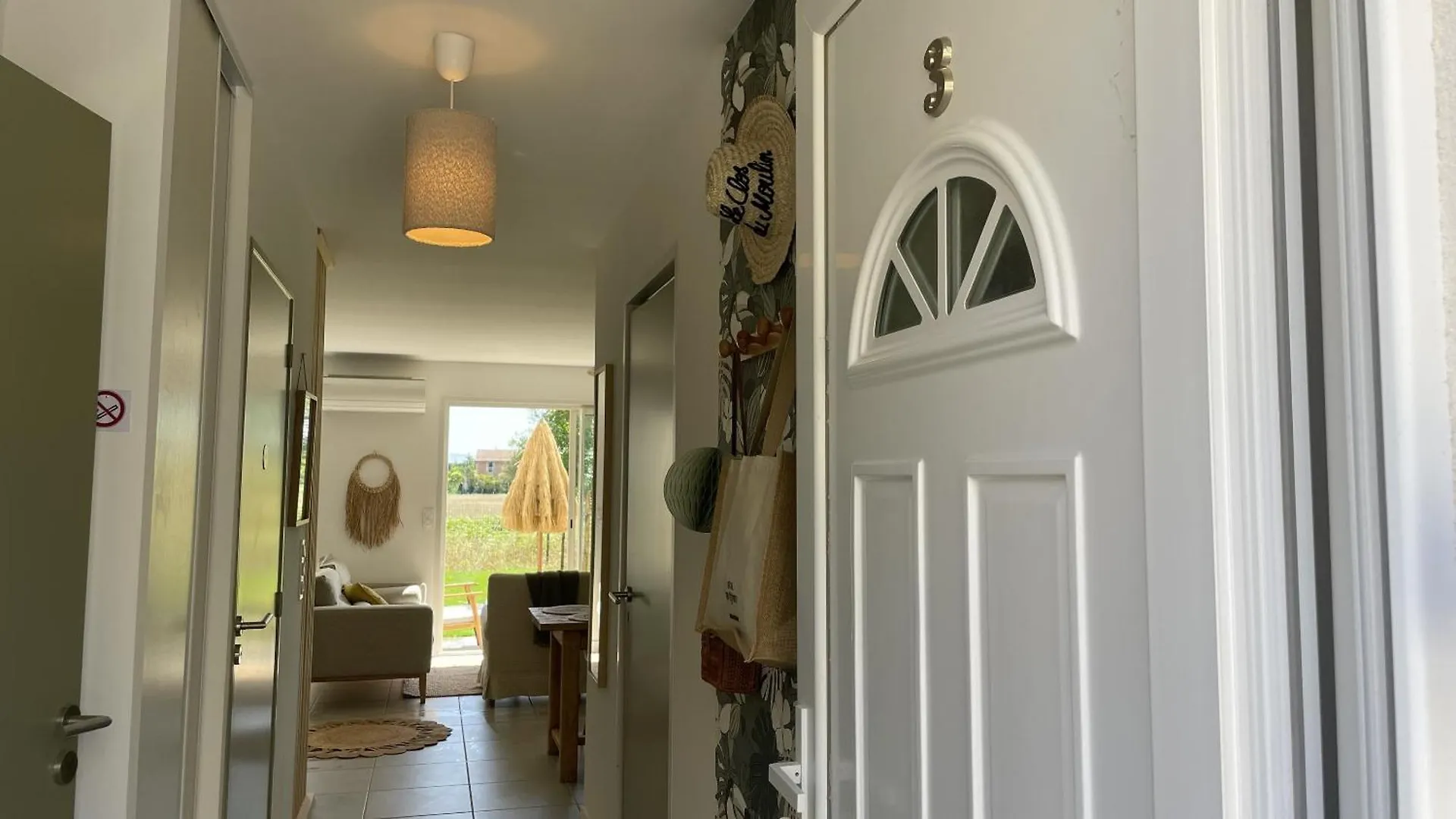 Le Clos Du Moulin 3, Home With Garden, 3 Bedroom (Adults Only) Entraigues-sur-la-Sorgue Hébergement de vacances