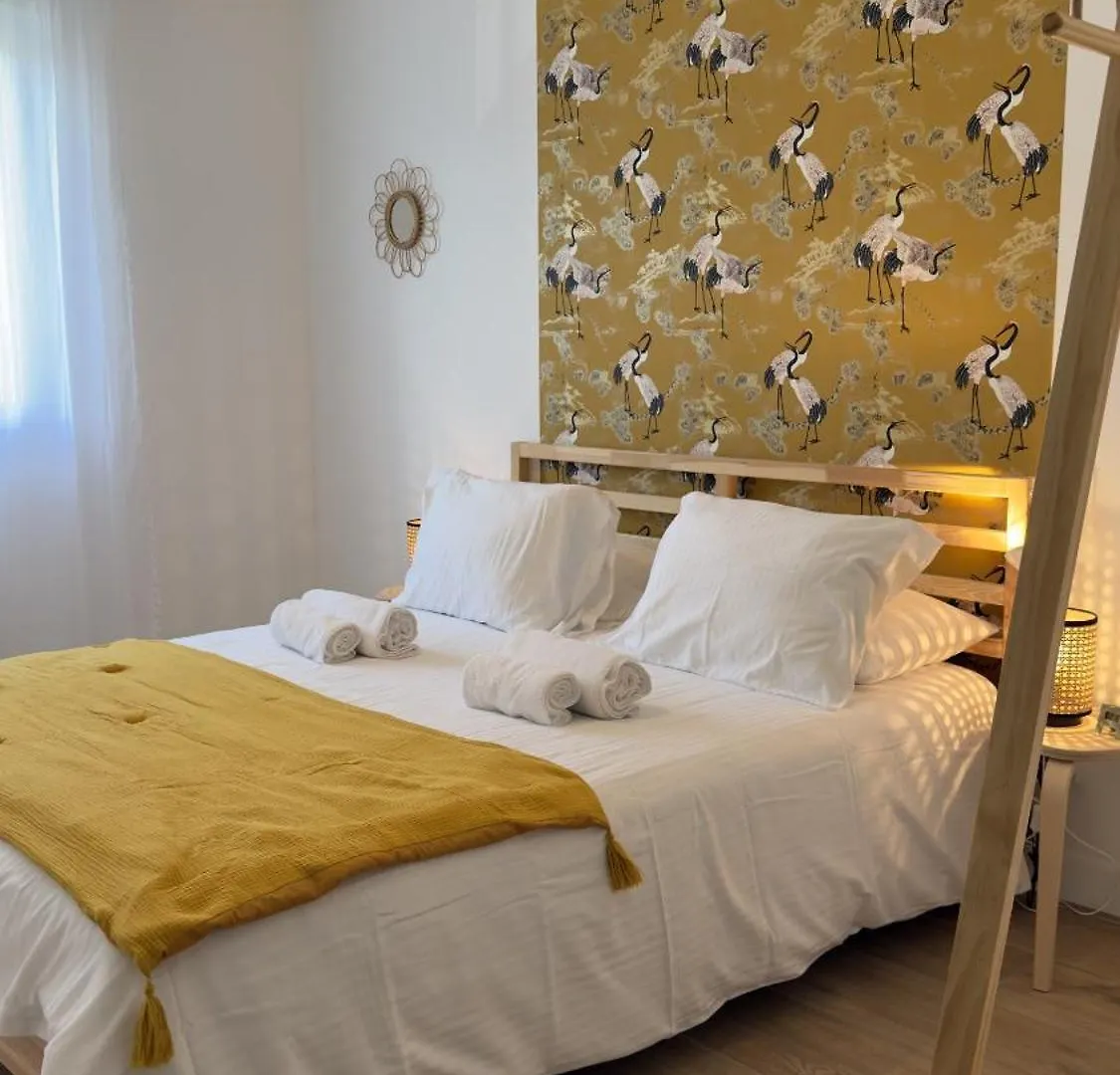 Le Clos Du Moulin 3, Home With Garden, 3 Bedroom (Adults Only) Entraigues-sur-la-Sorgue 0*,  France